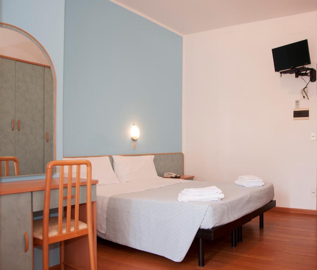Hotel Rugantino Cesena Bagian luar foto
