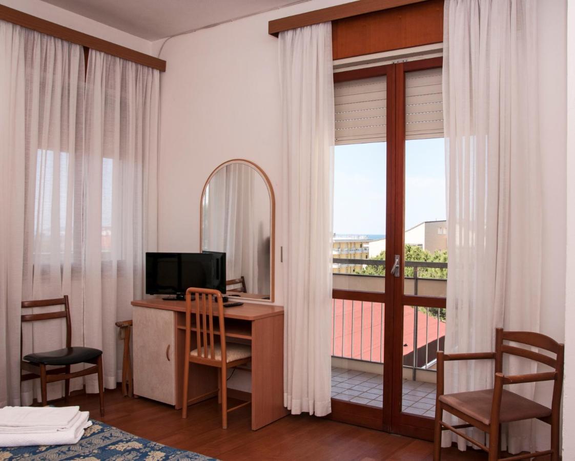 Hotel Rugantino Cesena Bagian luar foto