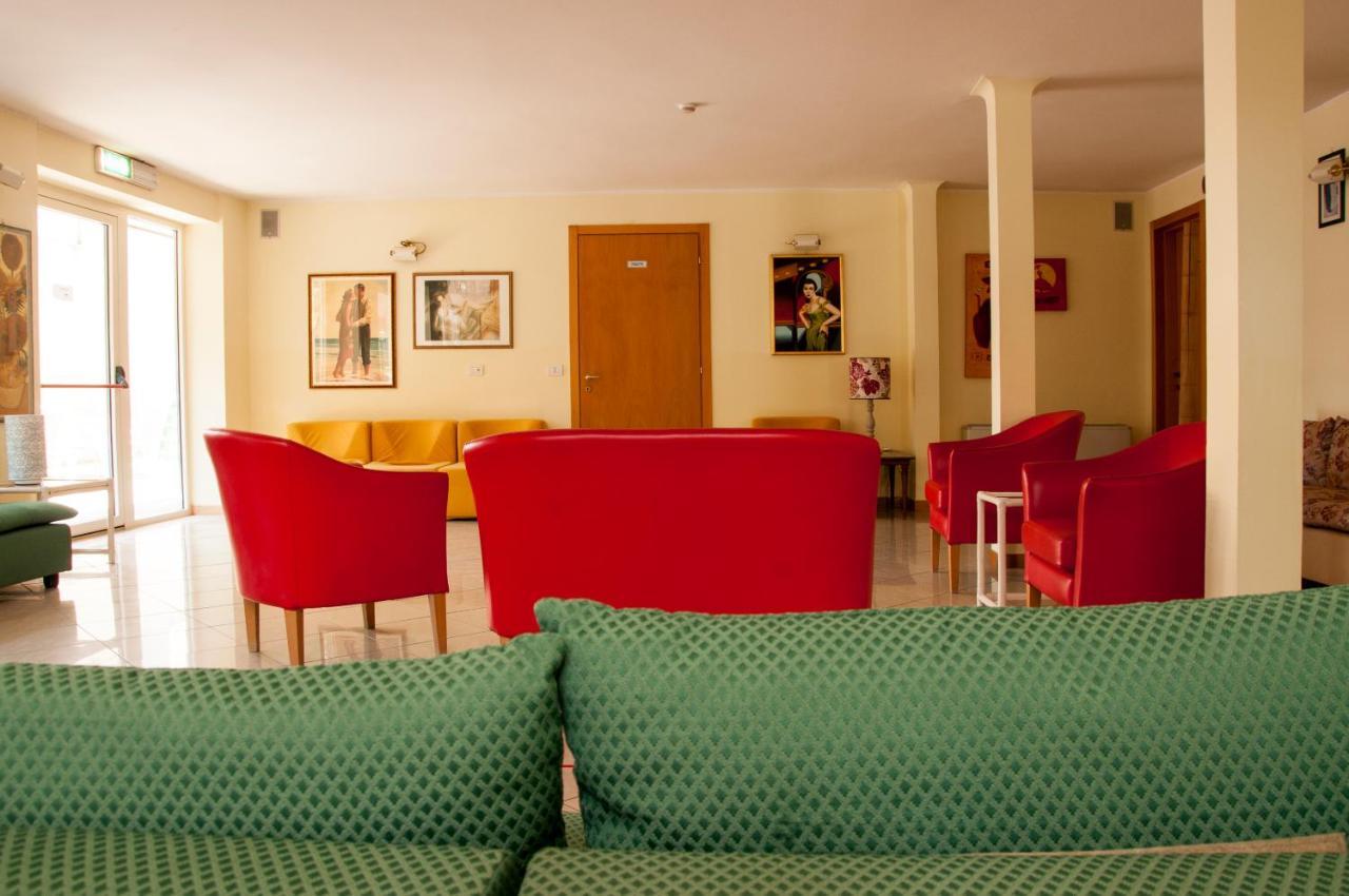 Hotel Rugantino Cesena Bagian luar foto