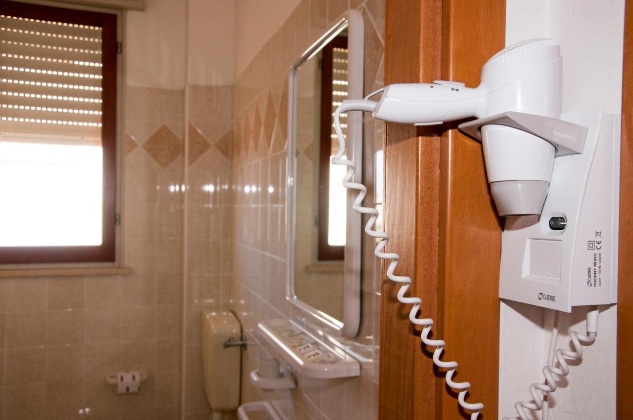 Hotel Rugantino Cesena Bagian luar foto