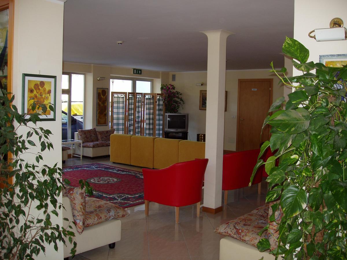 Hotel Rugantino Cesena Bagian luar foto