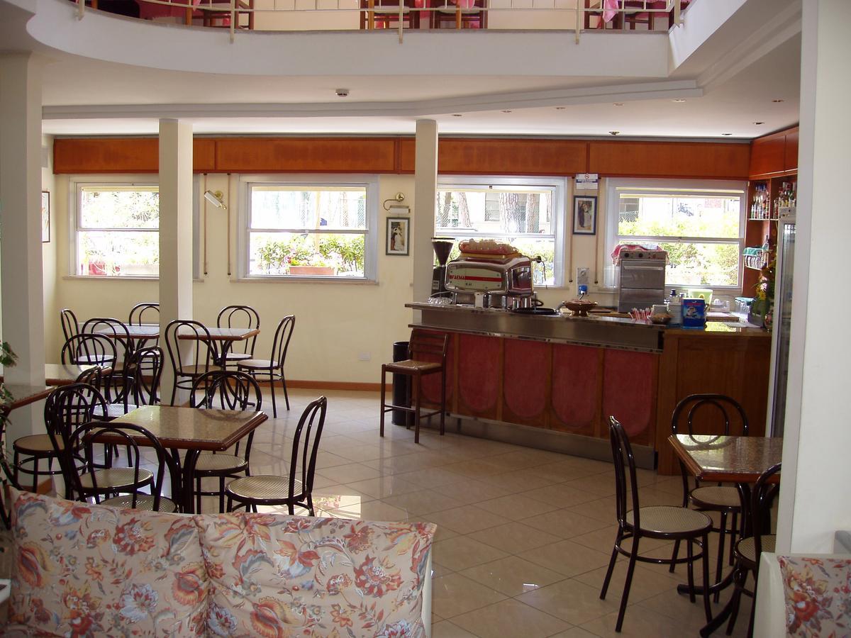 Hotel Rugantino Cesena Bagian luar foto