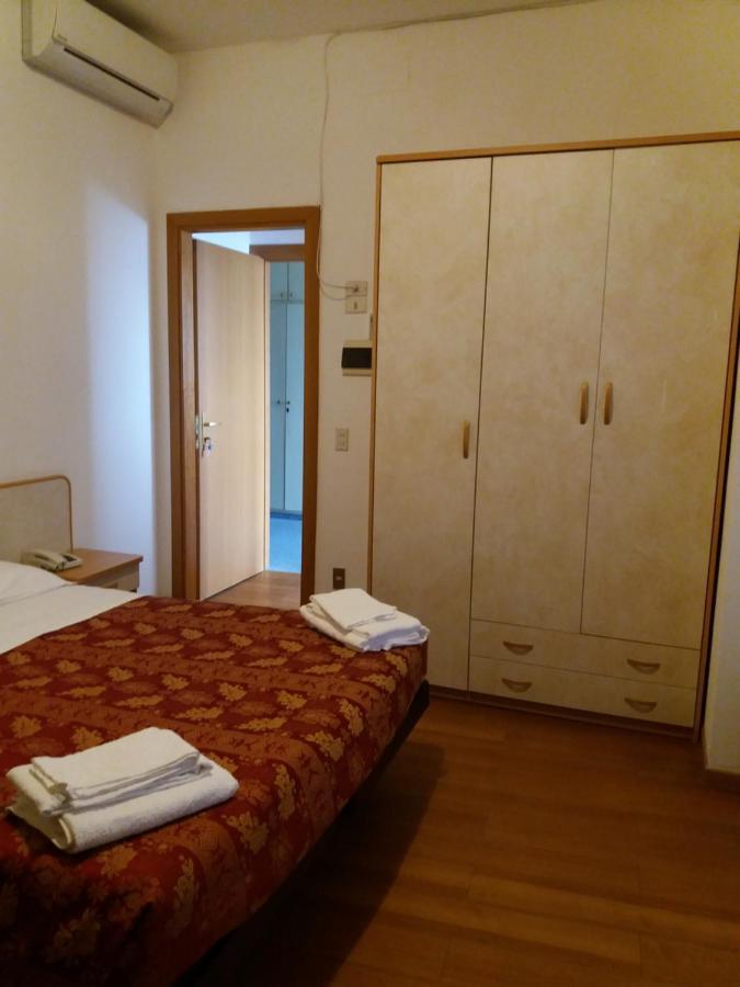 Hotel Rugantino Cesena Bagian luar foto